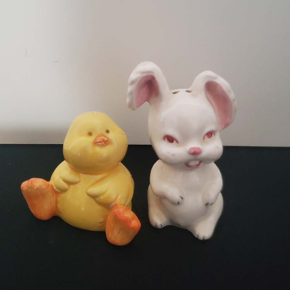 Salt and Pepper shaker set